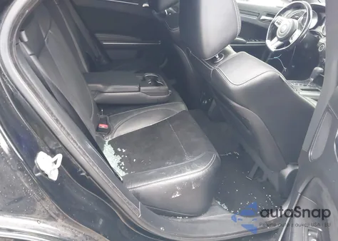 2012 Chrysler 300 Srt8 z USA, uszkodzony, nr VIN 2C3CCAFJ5CH801294